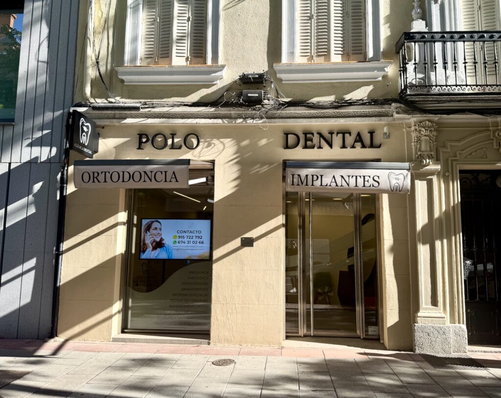 Clínica dental Polo vista desde fuera